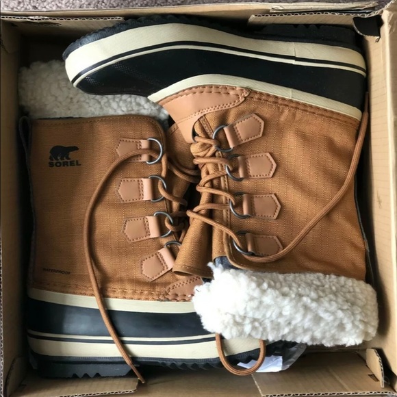 -SOLD- NWT SOREL Carnival Winter Boots - Picture 1 of 5
